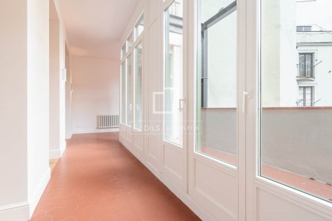 Apartament w Barcelona, Hiszpania 2 sypialnie, 140 mkw. nr 150885 – zdjęcie 24