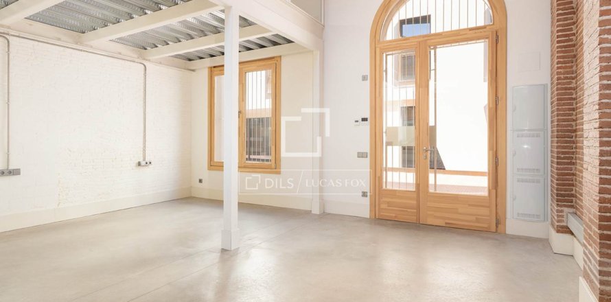 Apartment in Barcelona, Spain 2 bedrooms, 109 sq.m. No. 150881