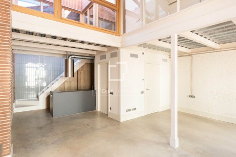 Apartment for sale in Barcelona, Spain 2 bedrooms, 109 sq.m. No. 150881 - photo 2