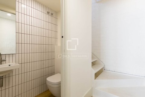 Lägenhet till salu i Barcelona, Spanien 2 sovrum, 164 kvm. Nr. 150882 - foto 29