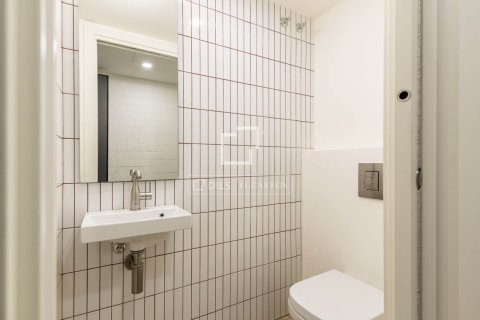Lägenhet till salu i Barcelona, Spanien 2 sovrum, 164 kvm. Nr. 150882 - foto 28