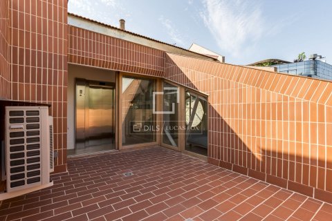 Lägenhet till salu i Barcelona, Spanien 2 sovrum, 164 kvm. Nr. 150882 - foto 25