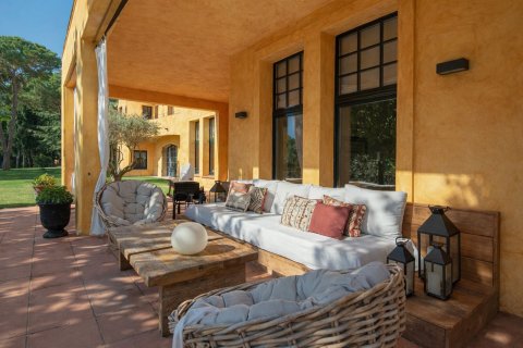 Dom w Sant Andreu de Llavaneres, Barcelona, Hiszpania 5 sypialni, 900 mkw. nr 160974 – zdjęcie 13