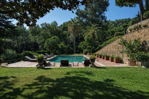 Dom w Sant Andreu de Llavaneres, Barcelona, Hiszpania 5 sypialni, 900 mkw. nr 160974 – zdjęcie 6