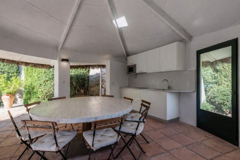 Dom w Sant Andreu de Llavaneres, Barcelona, Hiszpania 5 sypialni, 900 mkw. nr 160974 – zdjęcie 11