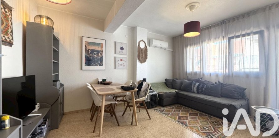 Apartamento en Alicante, España 3 dormitorios, 87 m2 No. 152311