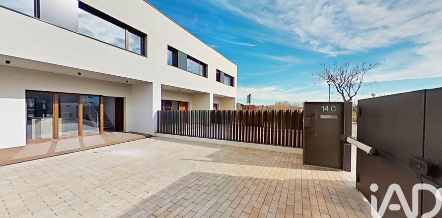 Hus i Tordera, Barcelona, Spanien 3 sovrum, 136 kvm. Nr. 152307