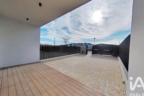 Hus till salu i Tordera, Barcelona, Spanien 3 sovrum, 136 kvm. Nr. 152307 - foto 3