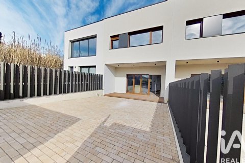 Hus till salu i Tordera, Barcelona, Spanien 3 sovrum, 136 kvm. Nr. 152307 - foto 2