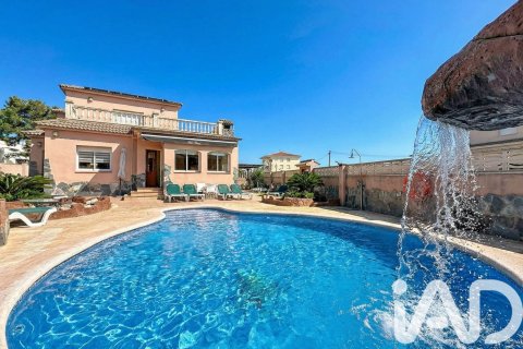 House in El Vendrell, Tarragona, Spain 5 bedrooms, 301 sq.m. No. 152309