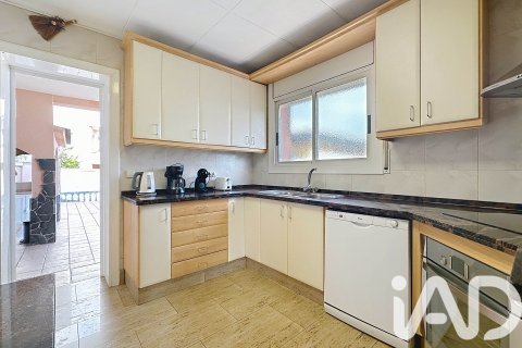 Продажа дома в Эль-Вендрель, Таррагона, Испания 5 спален, 301м2 №152309 - фото 11