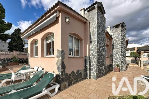 Продажа дома в Эль-Вендрель, Таррагона, Испания 5 спален, 301м2 №152309 - фото 7