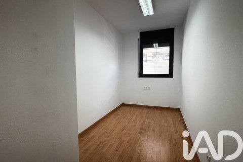 Huoneisto myytävänä Sabadell, Barcelona, Espanja, 2 makuuhuonetta, 75 m2 No. 152308 - kuva 11