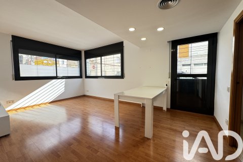Huoneisto myytävänä Sabadell, Barcelona, Espanja, 2 makuuhuonetta, 75 m2 No. 152308 - kuva 23