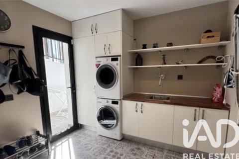 Dom w Adeje, Tenerife, Hiszpania 5 sypialni, 456 mkw. nr 152312 – zdjęcie 11