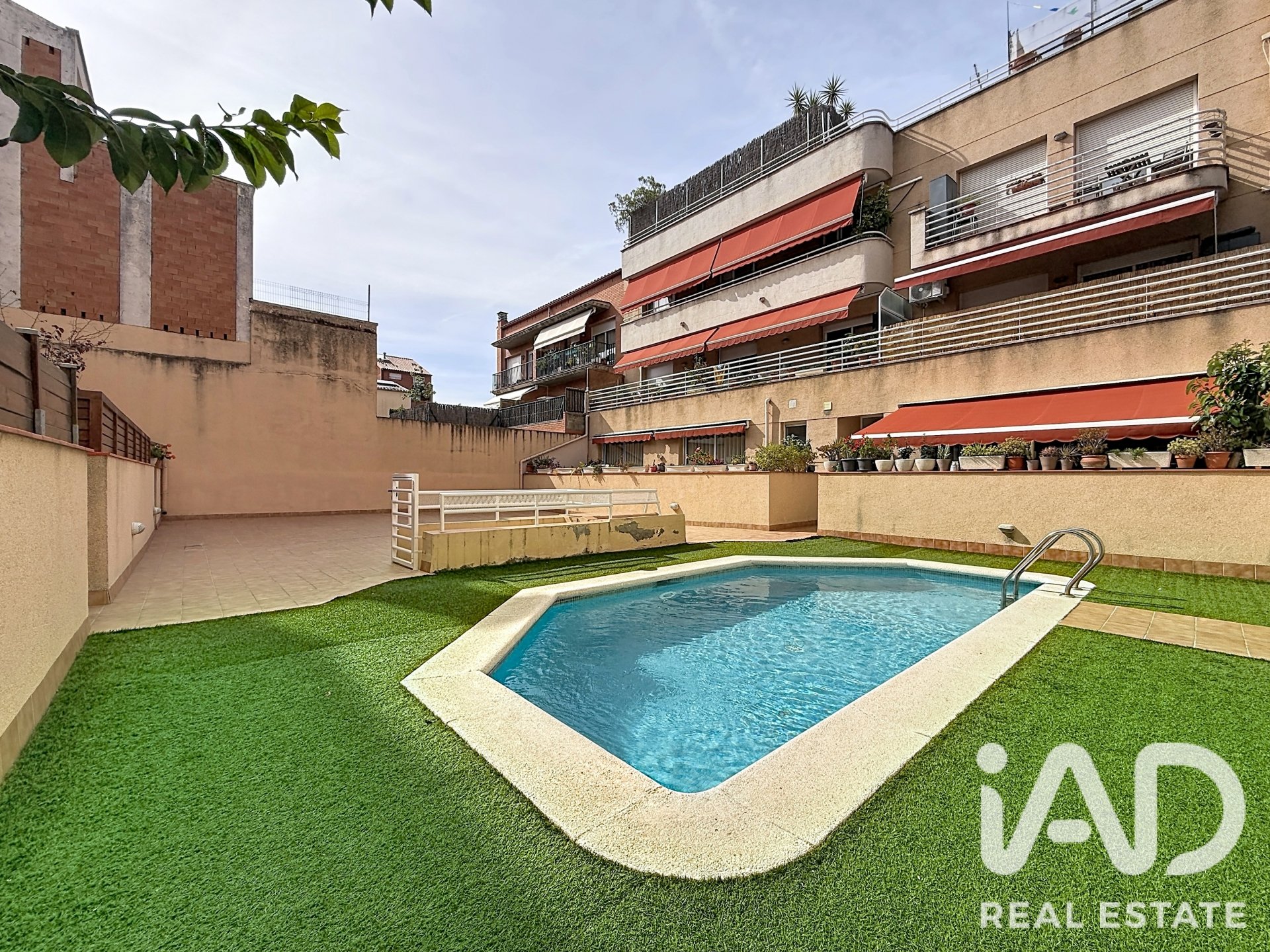 Apartamento en Sant Cugat del Vallès, Barcelona, España 3 dormitorios, 106 m2 No. 195045