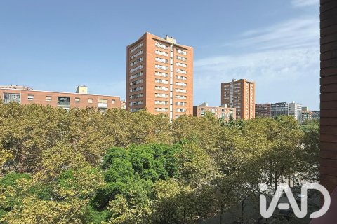 Продажа квартиры в Барселона, Испания 4 спальни, 104м2 №195046 - фото 16