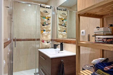 Продажа квартиры в Барселона, Испания 4 спальни, 104м2 №195046 - фото 5