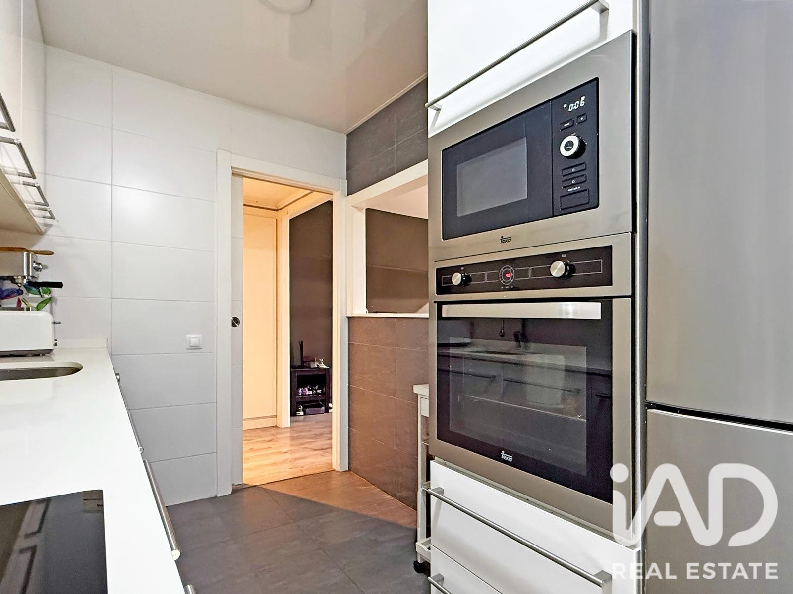 Apartament w Barcelona, Hiszpania 4 sypialnie, 104 mkw. nr 195046