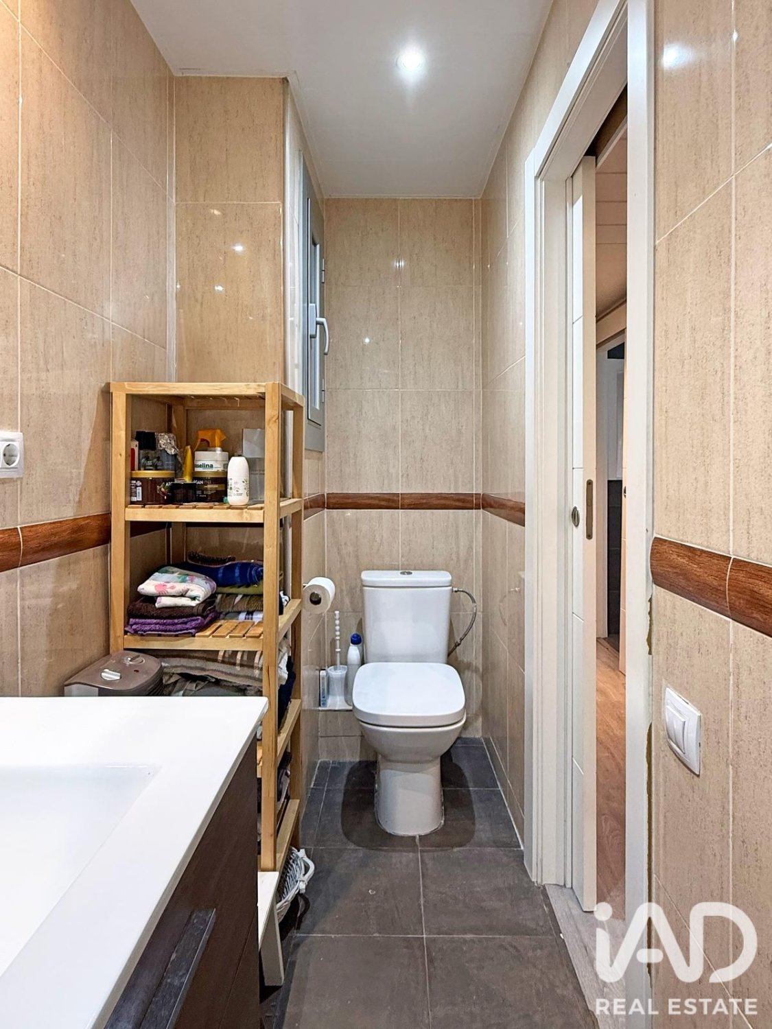 Apartament w Barcelona, Hiszpania 4 sypialnie, 104 mkw. nr 195046