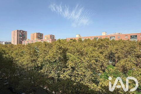 Продажа квартиры в Барселона, Испания 4 спальни, 104м2 №195046 - фото 14