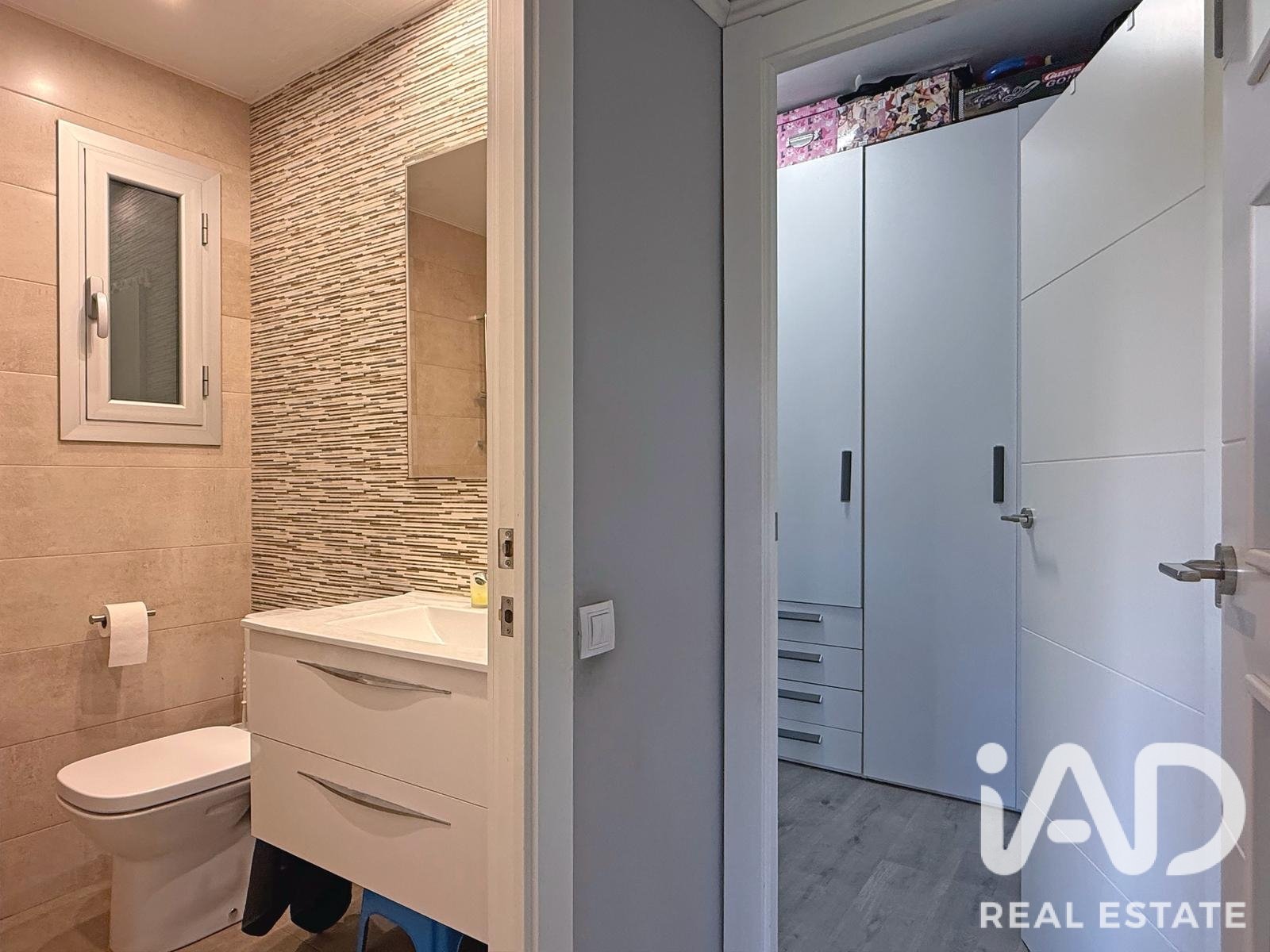 Apartament w Barcelona, Hiszpania 4 sypialnie, 104 mkw. nr 195046