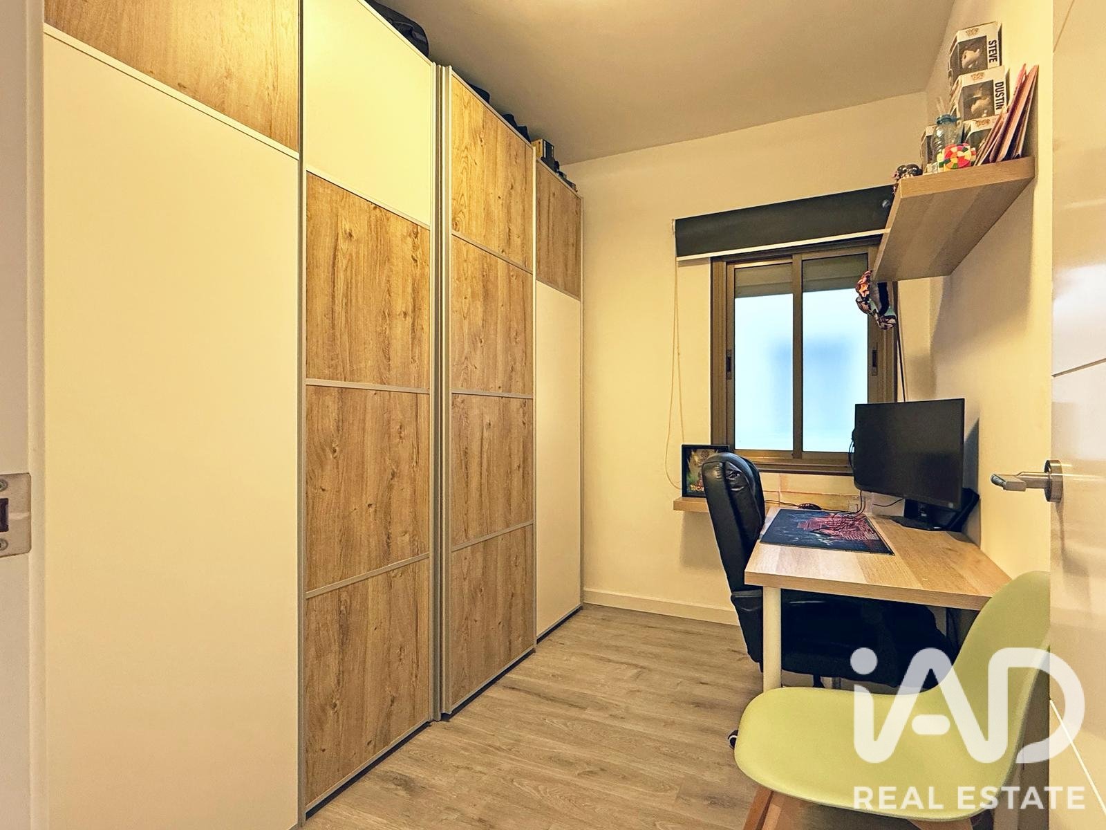Apartament w Barcelona, Hiszpania 4 sypialnie, 104 mkw. nr 195046