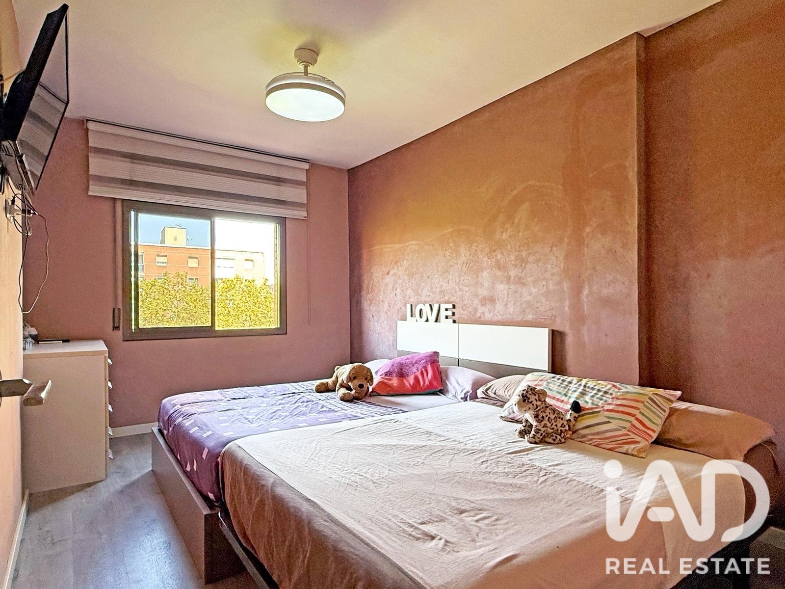 Apartament w Barcelona, Hiszpania 4 sypialnie, 104 mkw. nr 195046