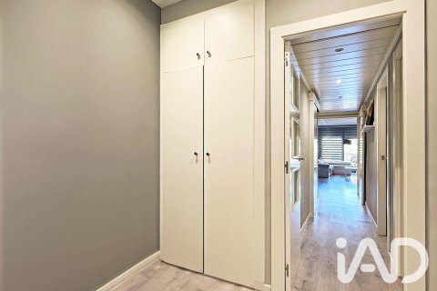 Продажа квартиры в Барселона, Испания 4 спальни, 104м2 №195046 - фото 2