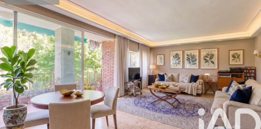 Apartment à Madrid, Espagne 4 chambres, 234 m2 No. 188278