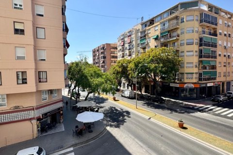 Lägenhet till salu i Alicante, Spanien 2 sovrum, 93 kvm. Nr. 188282 - foto 24