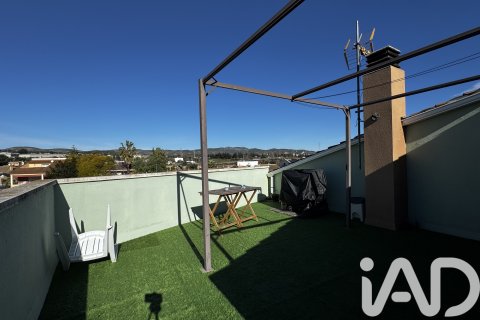 Townhouse à vendre à Vilanova i la Geltru, Barcelona, Espagne, 3 chambres, 220 m2 No. 152292 - photo 3