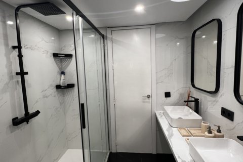 Duplex à vendre à San Roque, Cadiz, Espagne, 2 chambres, 171 m2 No. 152290 - photo 16