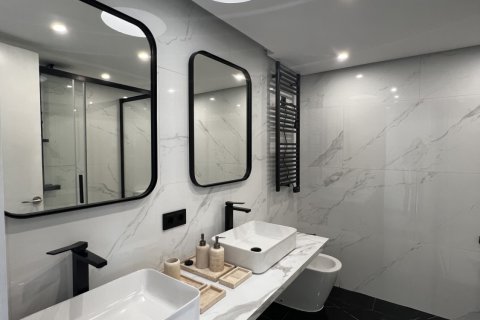 Duplex à vendre à San Roque, Cadiz, Espagne, 2 chambres, 171 m2 No. 152290 - photo 15