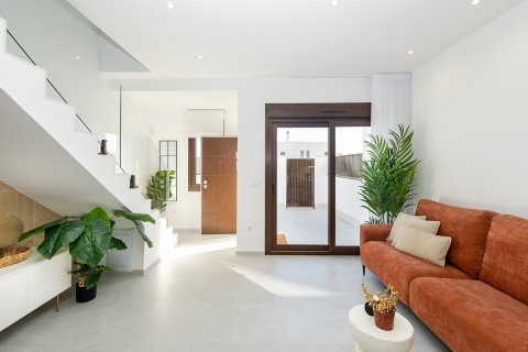 Продажа квартиры в Аликанте, Испания 3 спальни, 95м2 №179760 - фото 3