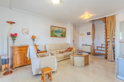 Duplex for sale in Guardamar del Segura, Alicante, Spain 3 bedrooms, 85 sq.m. No. 179754 - photo 3