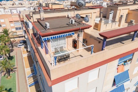 Dúplex en Guardamar del Segura, Alicante, España 3 dormitorios, 85 m2 No. 179754