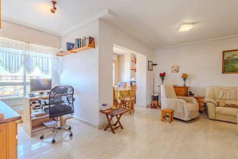 Duplex for sale in Guardamar del Segura, Alicante, Spain 3 bedrooms, 85 sq.m. No. 179754 - photo 13