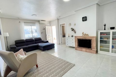 Villa till salu i Los Altos, Alicante, Spanien 3 sovrum, 186 kvm. Nr. 146897 - foto 9