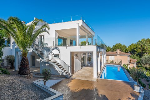 Villa i Nova Santa Ponsa, Mallorca, Spanien 3 sovrum, 372 kvm. Nr. 155487