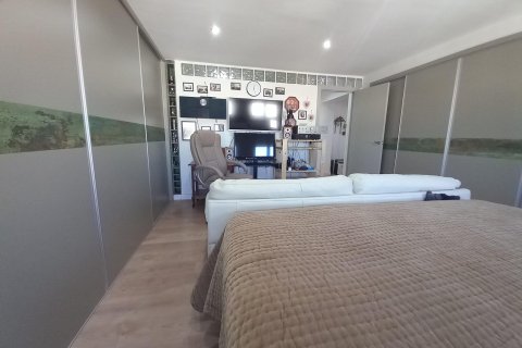 Apartment for sale in Guardamar del Segura, Alicante, Spain 1 bedroom, 77 sq.m. No. 183635 - photo 17