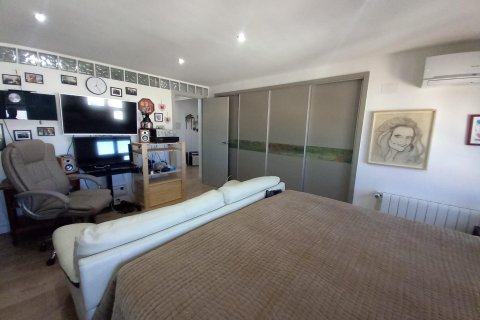 Apartment for sale in Guardamar del Segura, Alicante, Spain 1 bedroom, 77 sq.m. No. 183635 - photo 16
