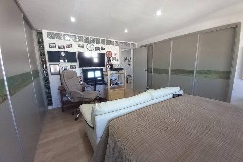 Apartment for sale in Guardamar del Segura, Alicante, Spain 1 bedroom, 77 sq.m. No. 183635 - photo 15