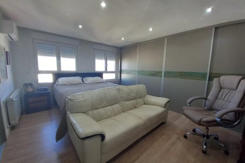 Apartment for sale in Guardamar del Segura, Alicante, Spain 1 bedroom, 77 sq.m. No. 183635 - photo 13