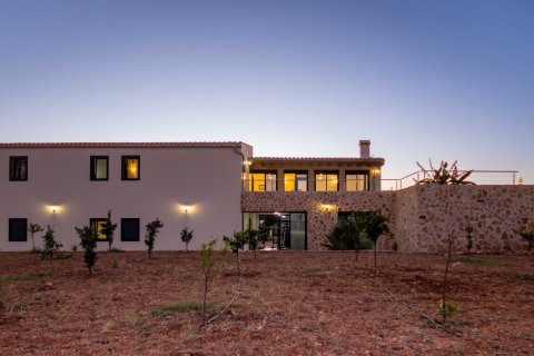 Finca for rent Campos, Mallorca, Spain 5 bedrooms, 500 sq.m. No. 111816 - photo 6