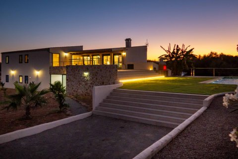 Finca for rent Campos, Mallorca, Spain 5 bedrooms, 500 sq.m. No. 111816 - photo 2