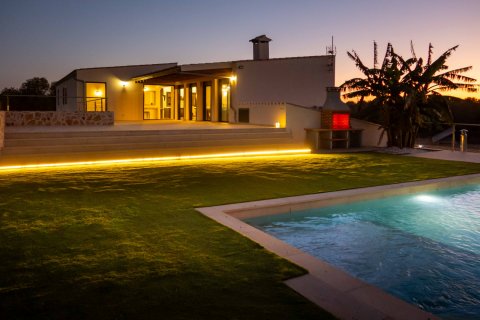 Finca for rent Campos, Mallorca, Spain 5 bedrooms, 500 sq.m. No. 111816 - photo 3