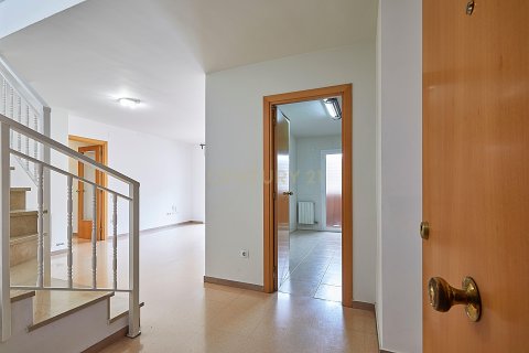 Apartment in Badalona, Barcelona, Spain 4 bedrooms, 145 sq.m. No. 186296