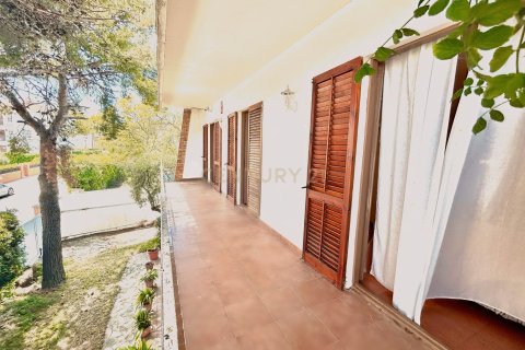 House in Cubelles, Barcelona, Spain 5 bedrooms, 203 sq.m. No. 186293