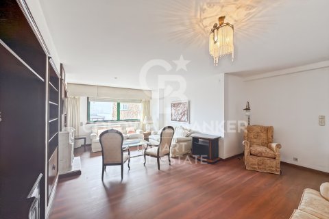 Huoneisto myytävänä A Coruna, Espanja, 4 makuuhuonetta, 151 m2 No. 178784 - kuva 3